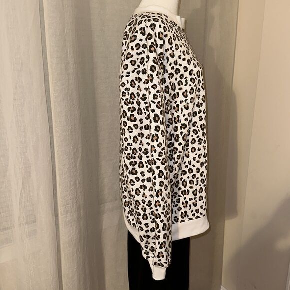 if it were me. L White Tan Black Leopard Animal Print Fleece Inner Crewneck Top - Picture 6 of 12